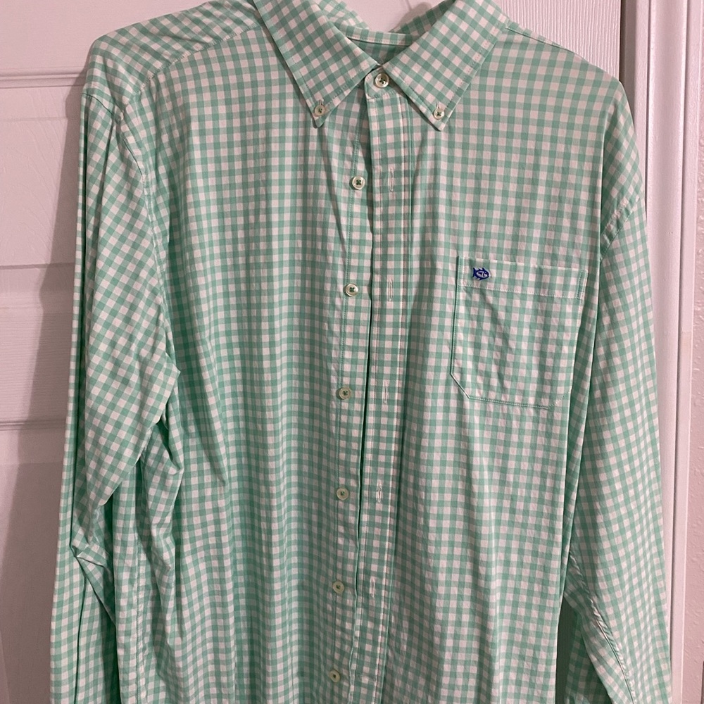 Men’s Southern Tide performance button down